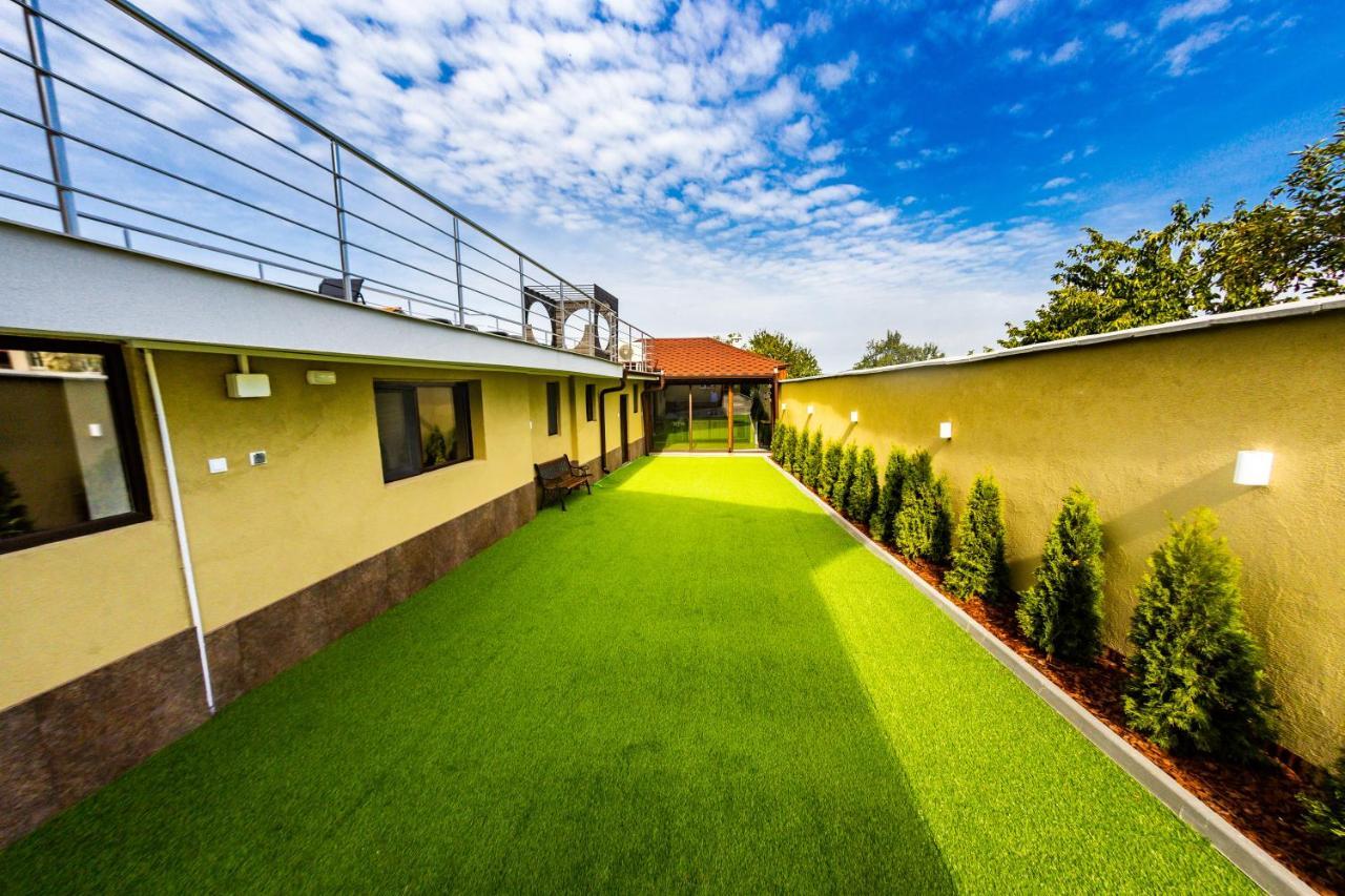 Forest Oasis Guest House Free Parking 萨帕雷瓦巴尼亚 外观 照片