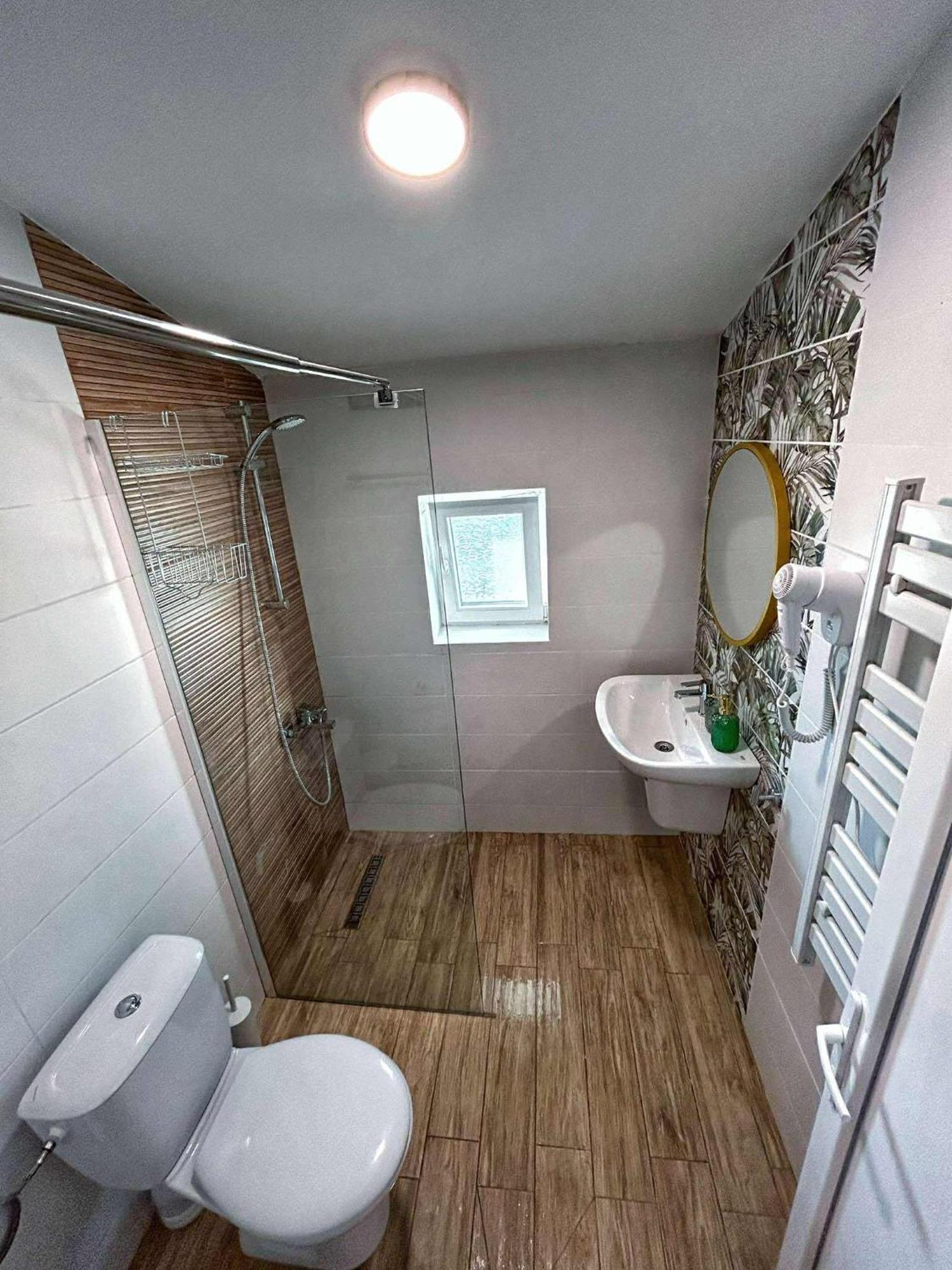 Forest Oasis Guest House Free Parking 萨帕雷瓦巴尼亚 外观 照片